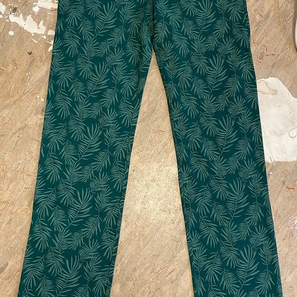 Betabrand | Straight-Leg | 7-Pocket Dress Pant Yoga Pants (Cabana) - Picture 2 of 6